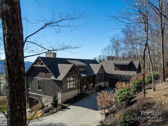 view of front of property featuring a garage