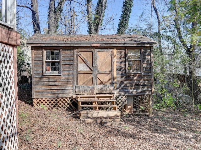 view of outbuilding