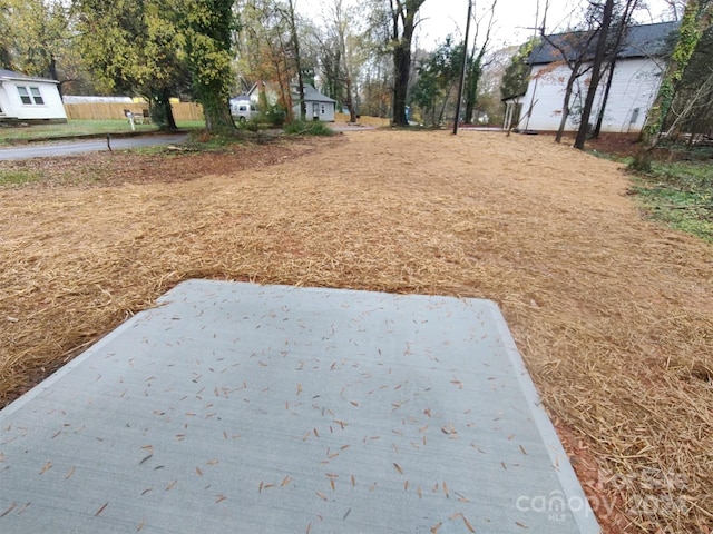 view of yard featuring a patio area