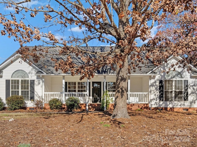 view of front facade featuring covered porch