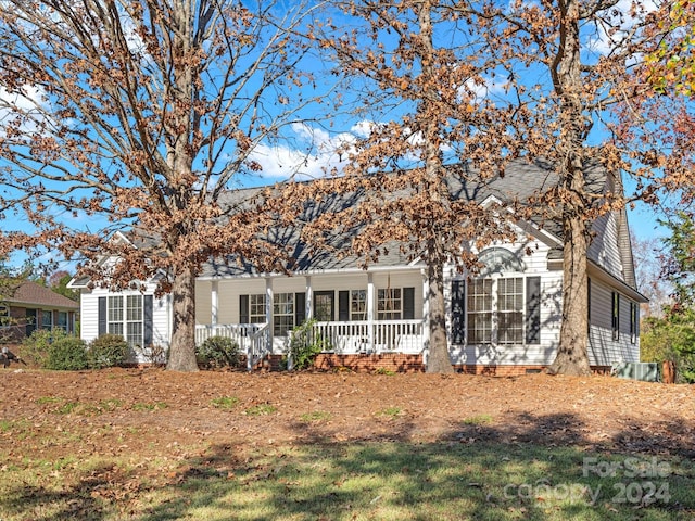 view of front of house with covered porch