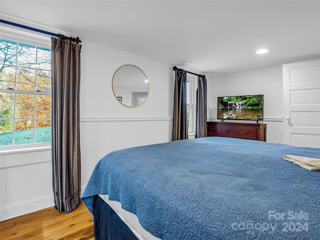 291 Tryon Bay Cir, Lake Lure, NC 28746 - bedroom featuring wood finished floors and recessed lighting