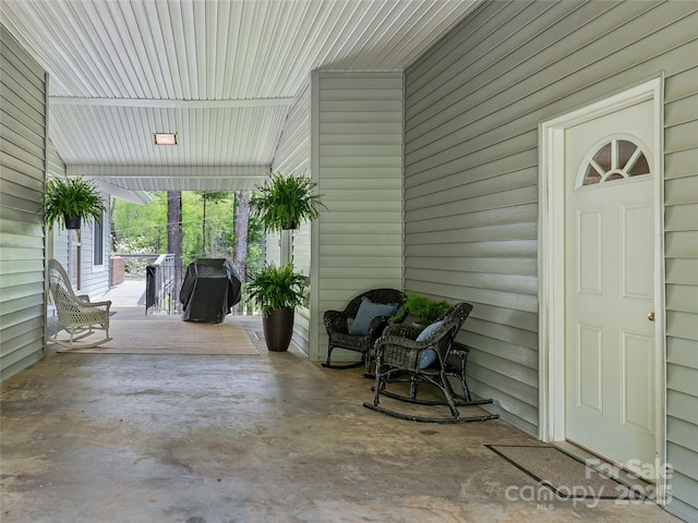 view of patio / terrace featuring a porch and grilling area