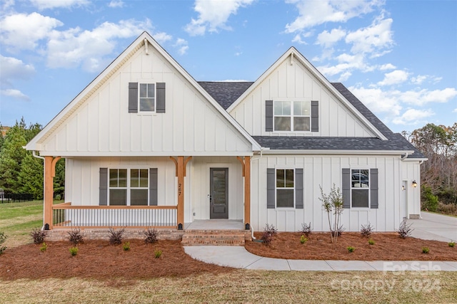 view of front of property with covered porch