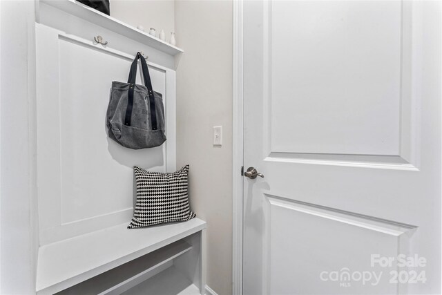 9232 Widden Way, Charlotte, NC 28269 - view of mudroom