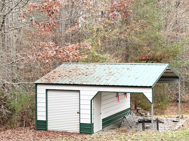 view of outbuilding