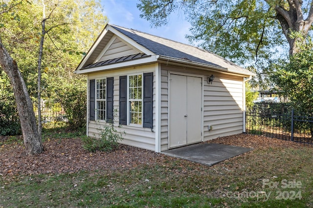 view of outdoor structure