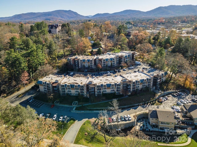 bird's eye view featuring a mountain view