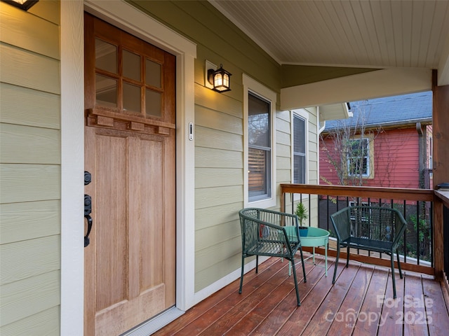 balcony featuring covered porch