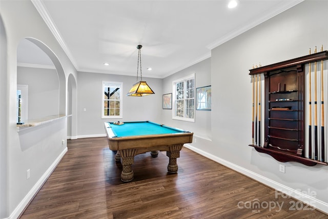 playroom with ornamental molding, wood finished floors, and baseboards