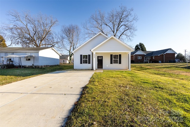 view of front of home with a front lawn