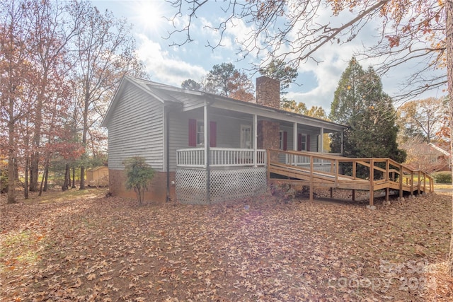 view of front of property featuring covered porch