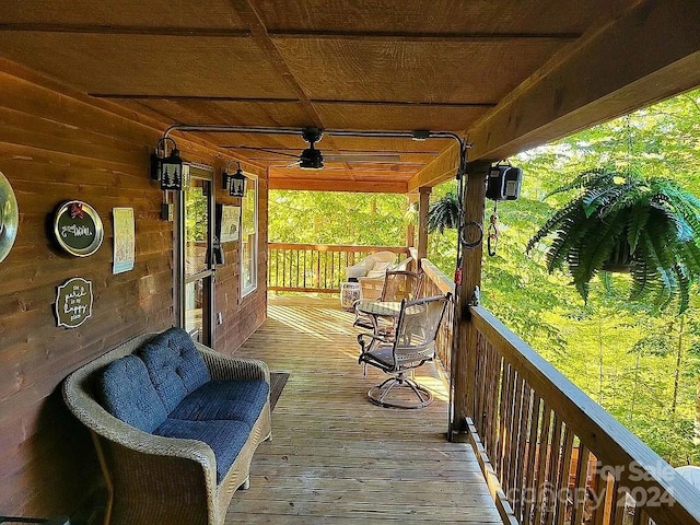 deck with ceiling fan