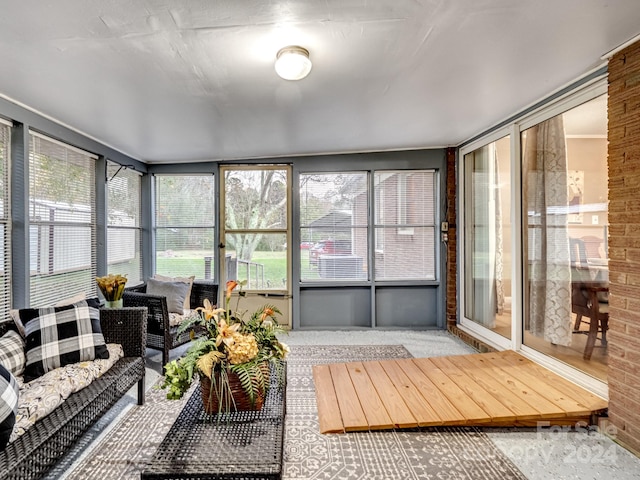 view of sunroom / solarium