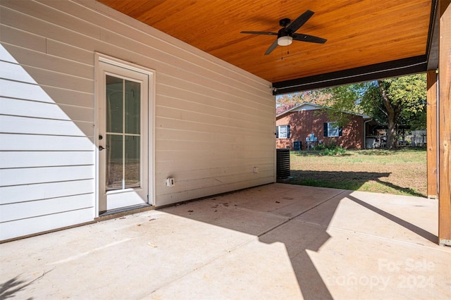 view of patio featuring ceiling fan