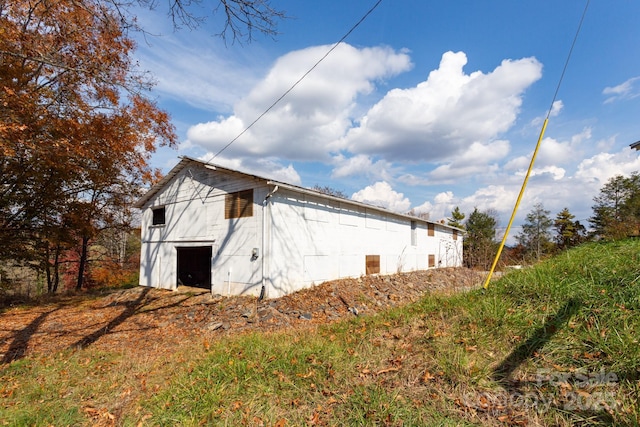 view of property exterior