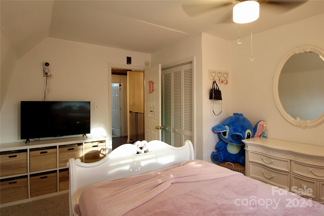 bedroom featuring carpet floors, a closet, and ceiling fan