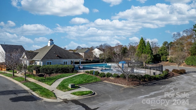 view of swimming pool