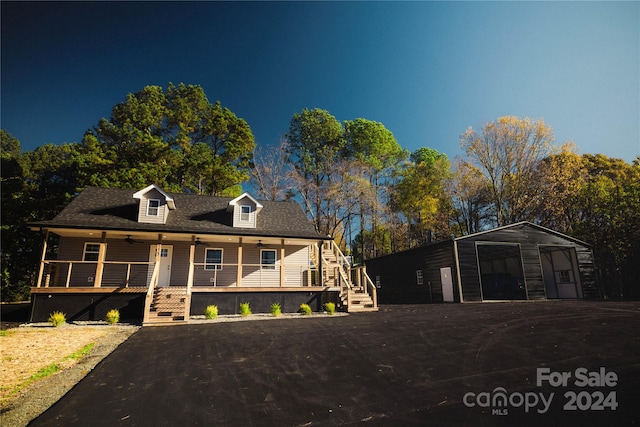 view of front of property featuring covered porch