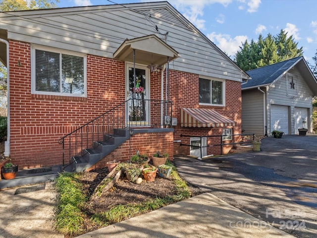 view of front of house