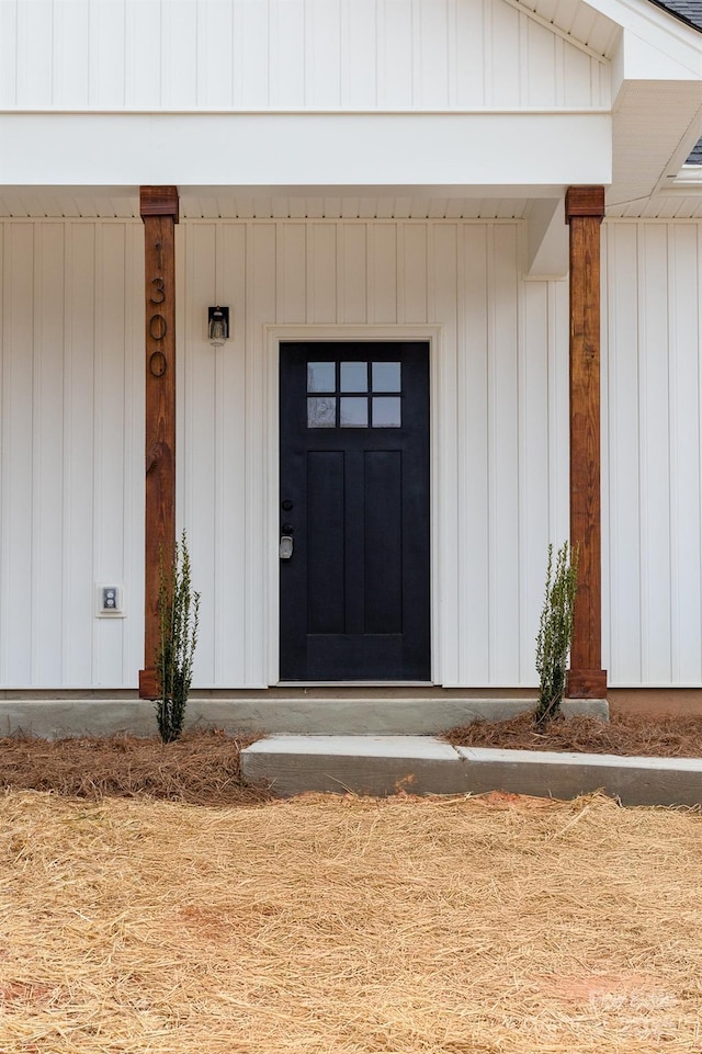 view of property entrance