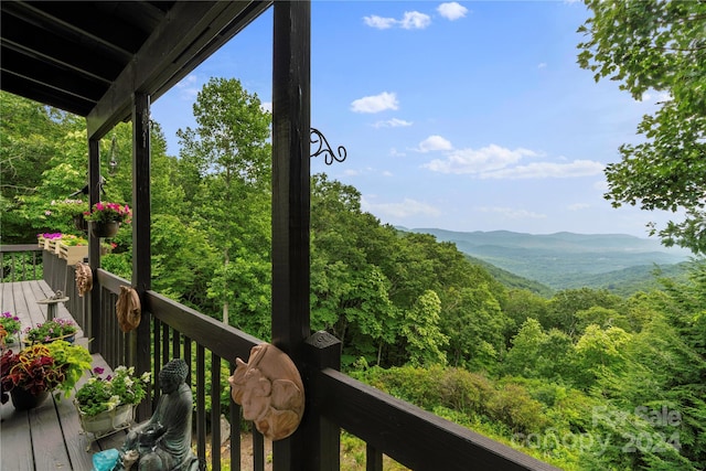 balcony featuring a mountain view