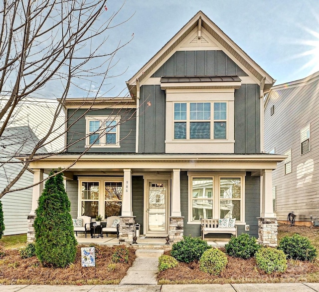 craftsman-style home featuring a porch