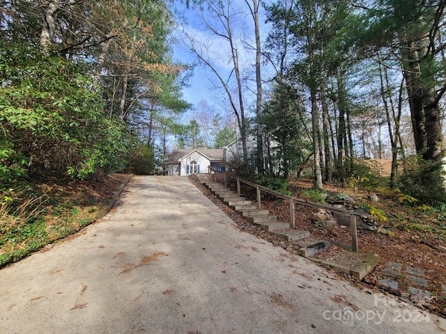 view of front of property