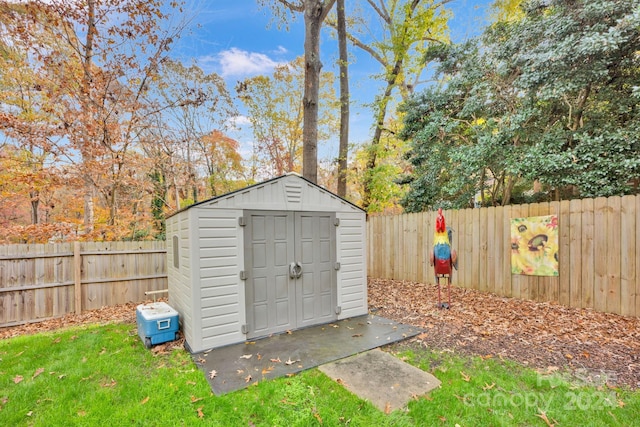 view of outbuilding