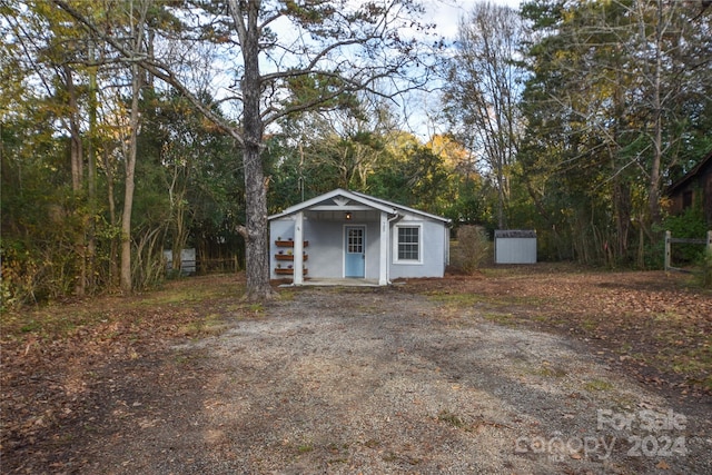 view of outbuilding