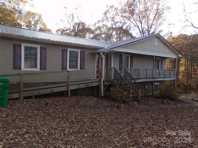 view of front of home with covered porch