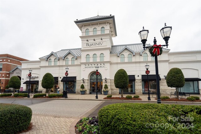 view of building exterior