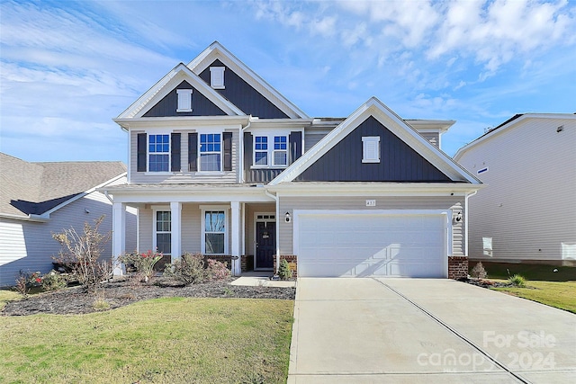 craftsman house featuring a front yard