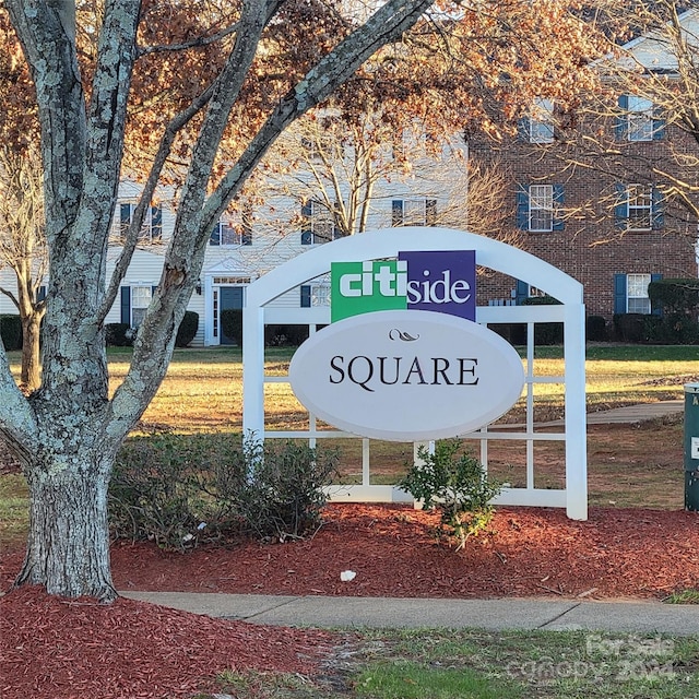 view of community / neighborhood sign