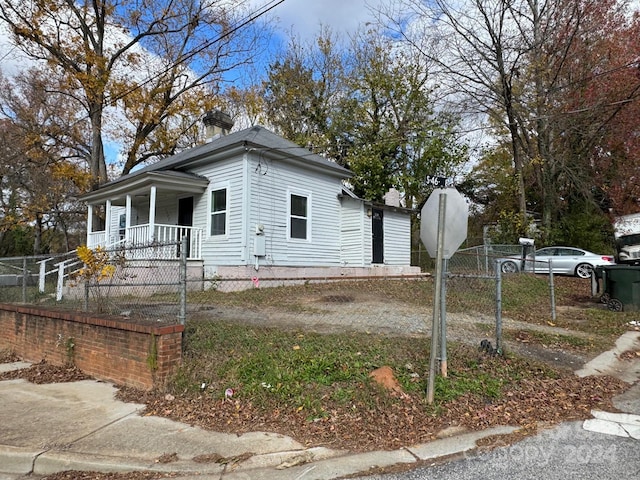 view of front facade with covered porch