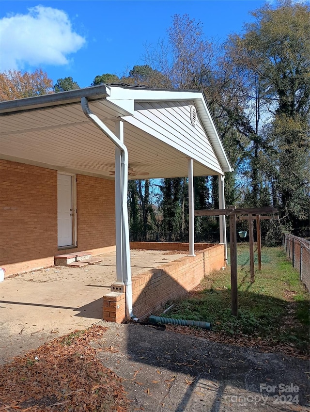 view of yard featuring a carport