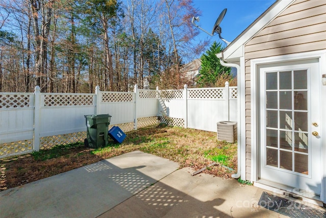 view of yard featuring a fenced backyard and a patio