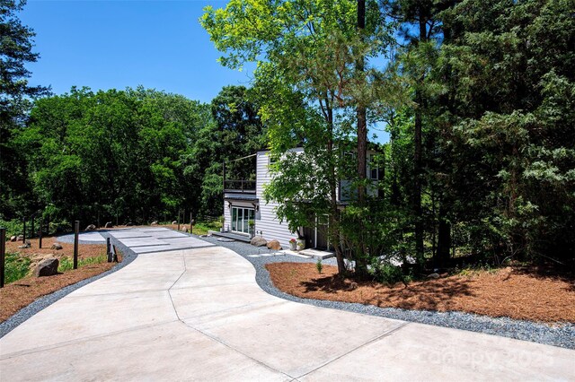 6534 Providence Rd, Charlotte, NC 28226 - view of front facade featuring driveway