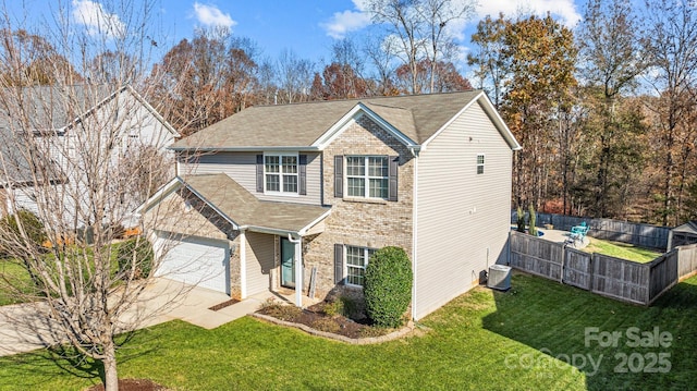 view of front of home featuring a front yard