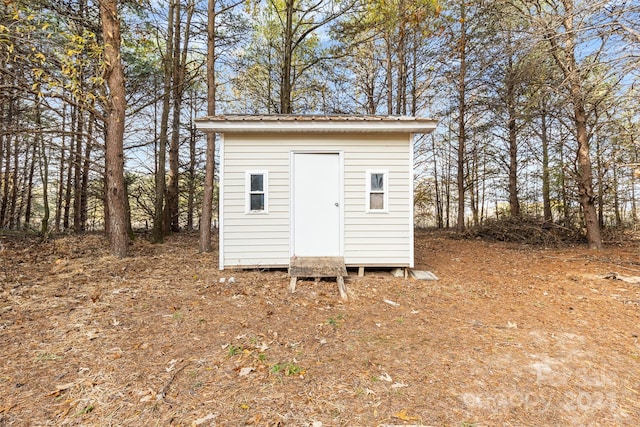 view of outbuilding