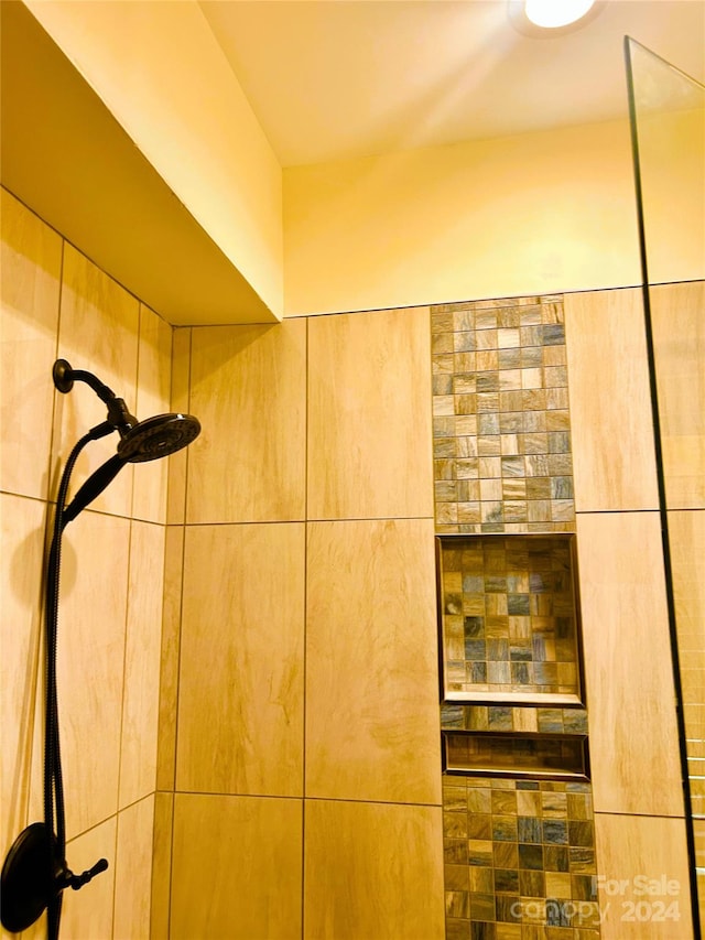 room details featuring walk in shower