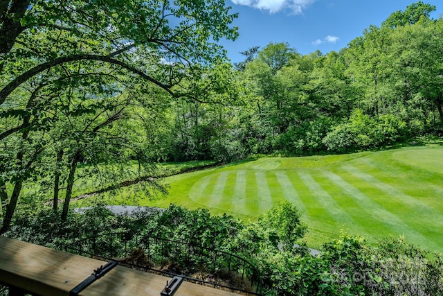 300 Glenwood Ln Unit K-38, Sugar Mountain, NC 28604 - view of grassy yard featuring view of golf course