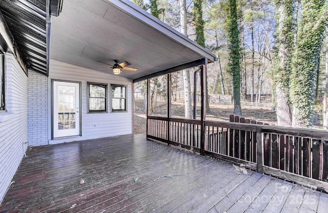 deck with ceiling fan