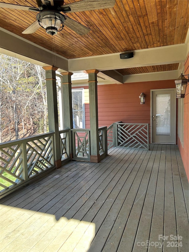 deck with ceiling fan