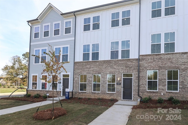 view of townhome / multi-family property