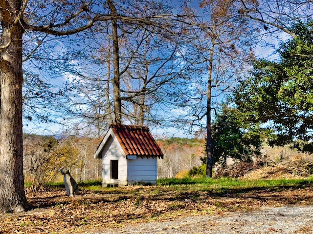 view of outdoor structure