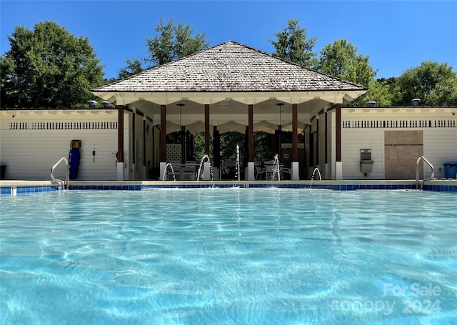 view of swimming pool