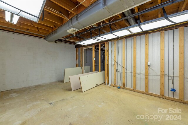 208 Dogwood Ln, Black Mountain, NC 28711 - view of basement