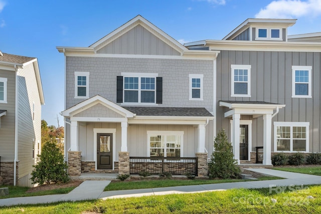 craftsman-style house with a porch