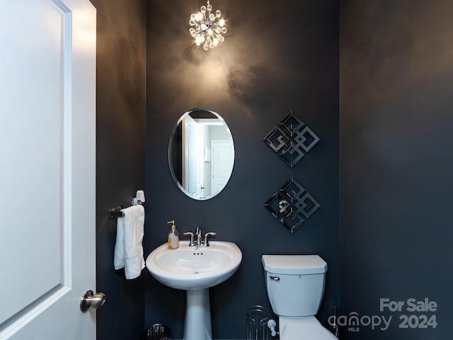 15533 Capps Rd, Charlotte, NC 28278 - half bath with toilet and a sink